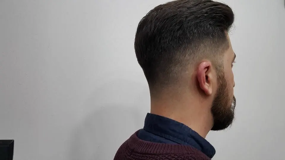 Corte e barba